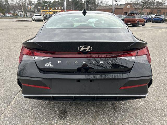 New 2026 Hyundai Elantra SE FWD image 32