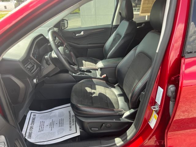 Used 2022 Ford Escape SEL w/ SEL Stealth AWD Package image 10