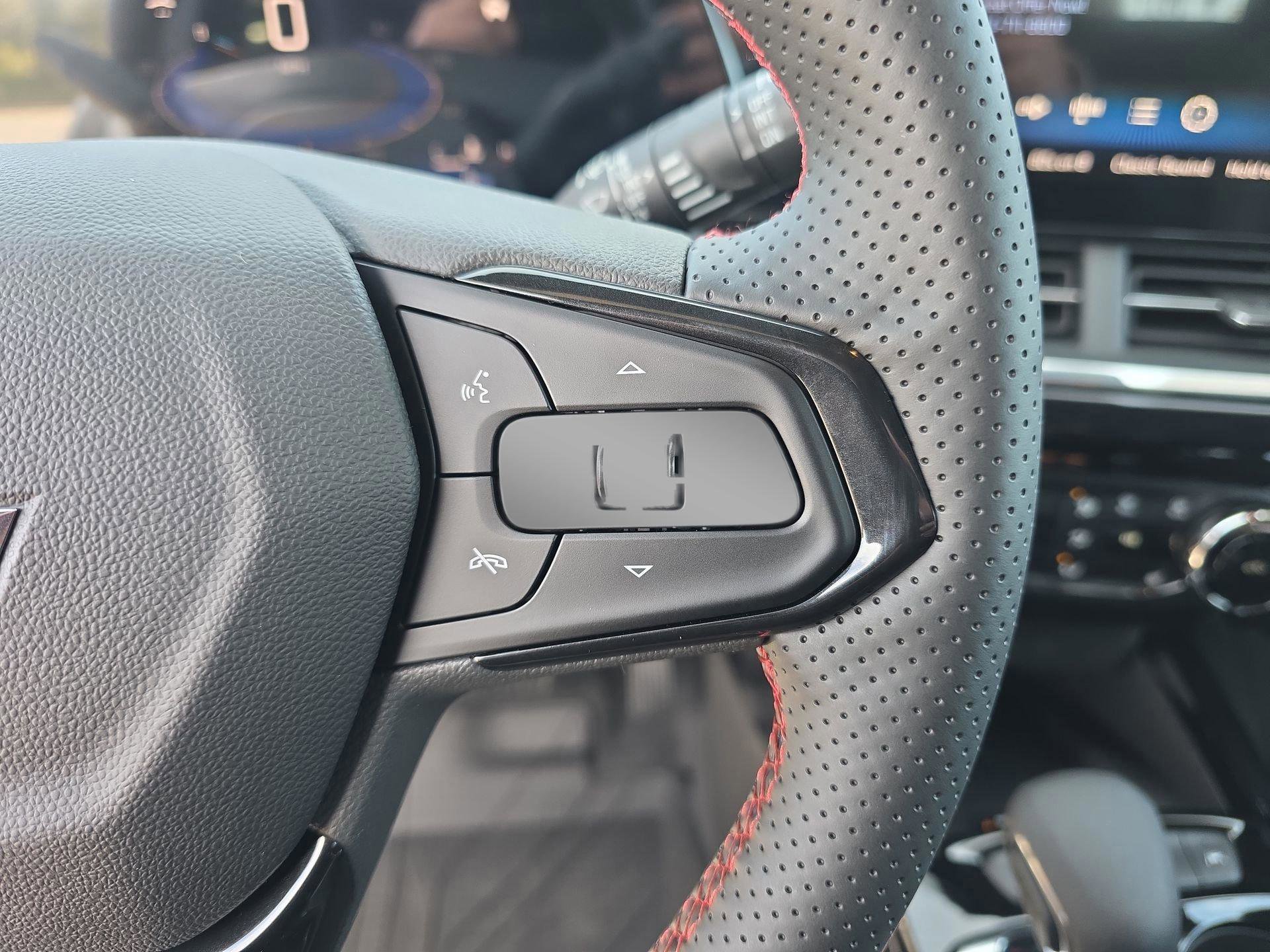 New 2026 Chevrolet Trax RS w/ Sunroof Package image 27