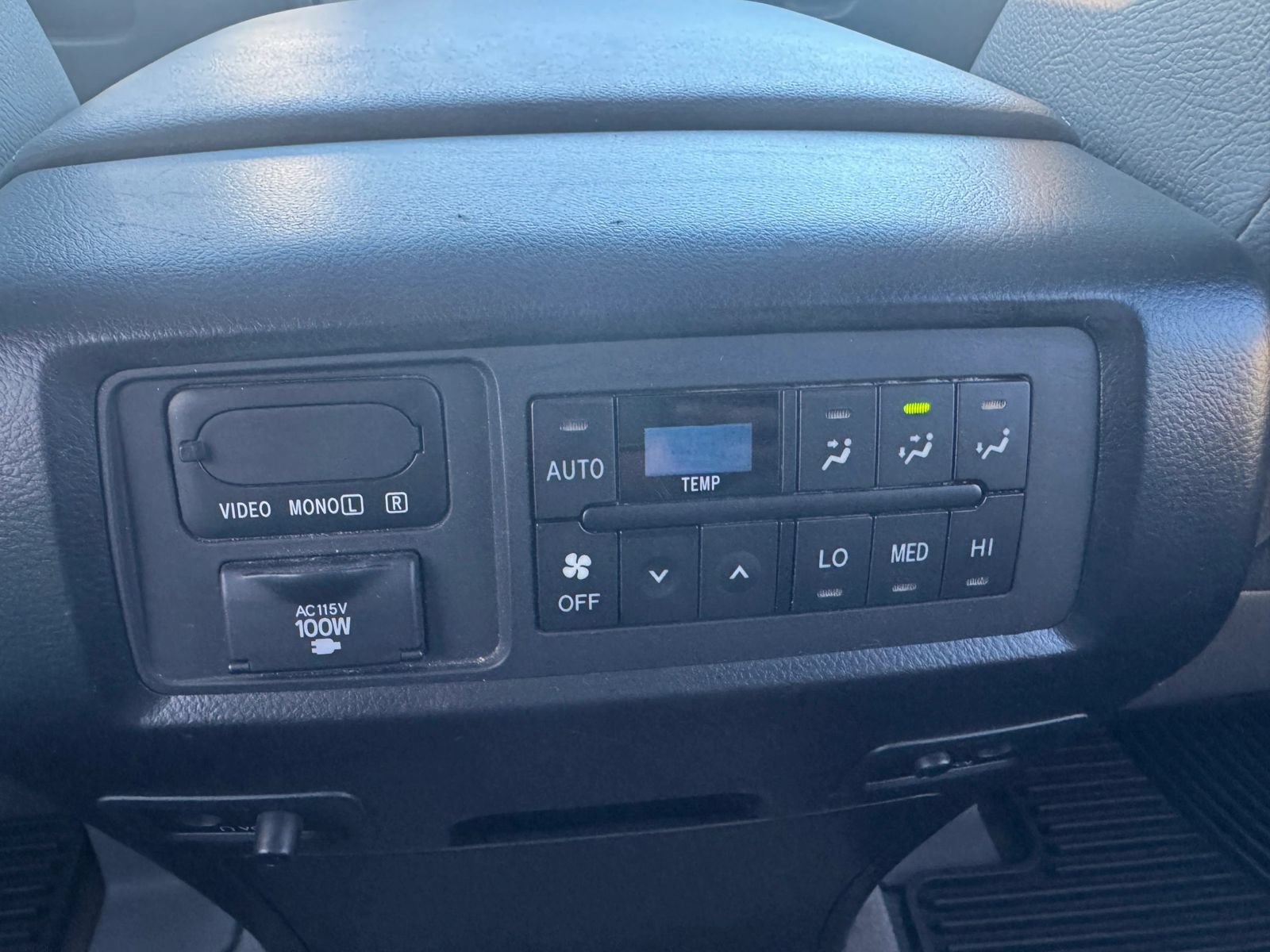 Used 2008 Toyota Sequoia Platinum RWD image 10