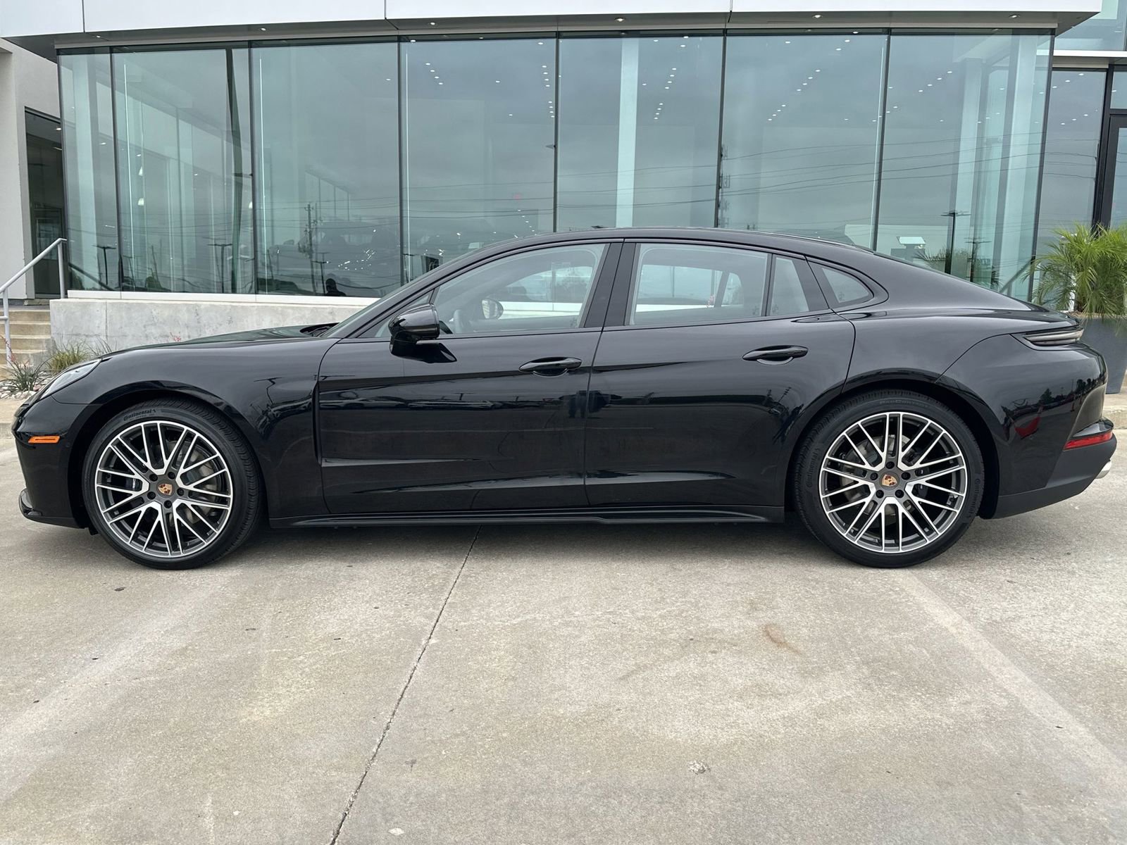 New 2026 Porsche Panamera image 2