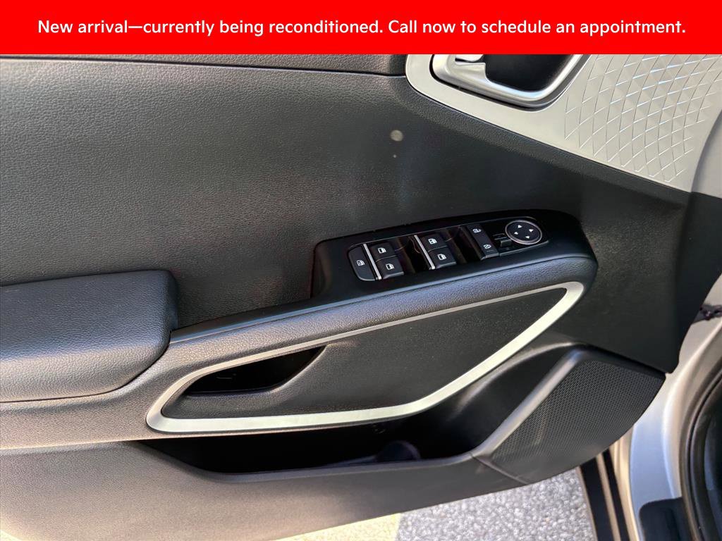 Certified 2022 Kia Soul LX w/ Technology Package FWD image 22