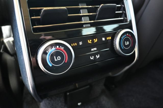 Used 2025 Land Rover Range Rover SE AWD/4WD image 25
