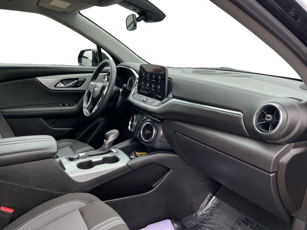Used 2025 Chevrolet Blazer LT image 17