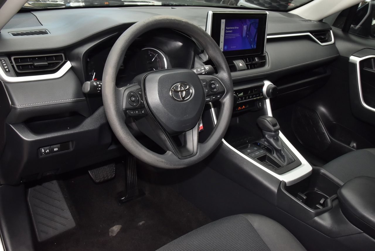 Used 2024 Toyota RAV4 LE FWD image 32