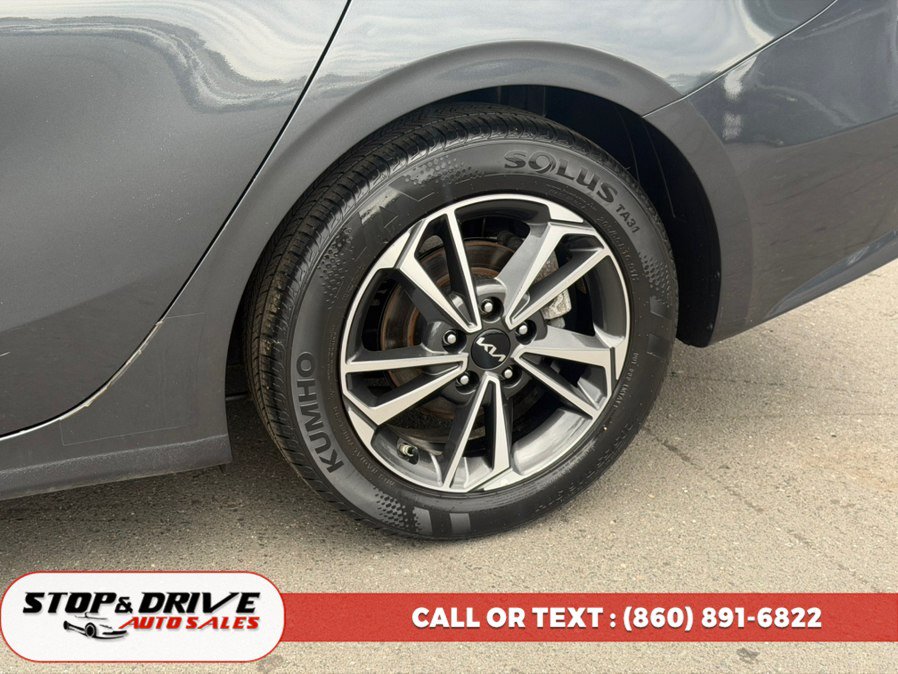 Used 2023 Kia Forte LXS FWD image 9