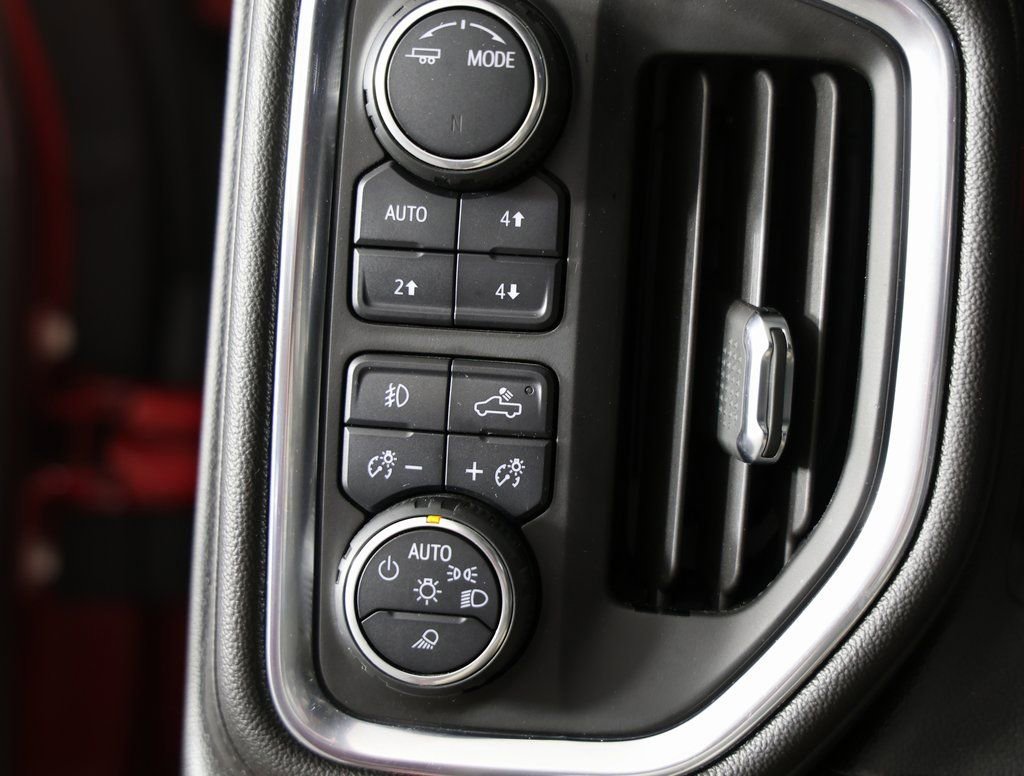 Used 2020 Chevrolet Silverado 1500 High Country w/ Technology Package image 24