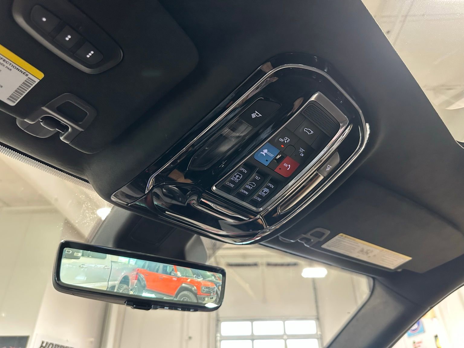 Used 2024 Jeep Grand Cherokee Summit AWD/4WD image 40
