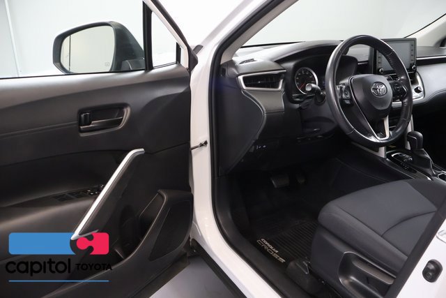 Certified 2022 Toyota Corolla Cross LE w/ Moonroof Package AWD/4WD image 9