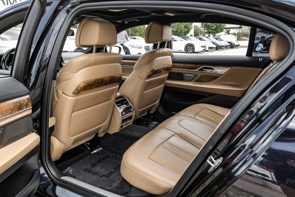 Used 2019 BMW 750i xDrive w/ M Sport Package AWD/4WD image 45