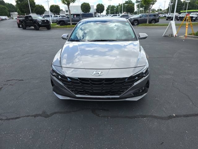Used 2023 Hyundai Elantra Limited FWD image 4