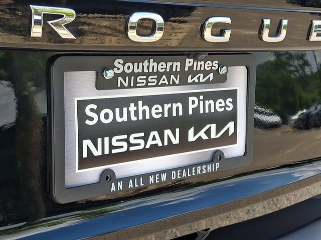 Used 2023 Nissan Rogue SV FWD image 31