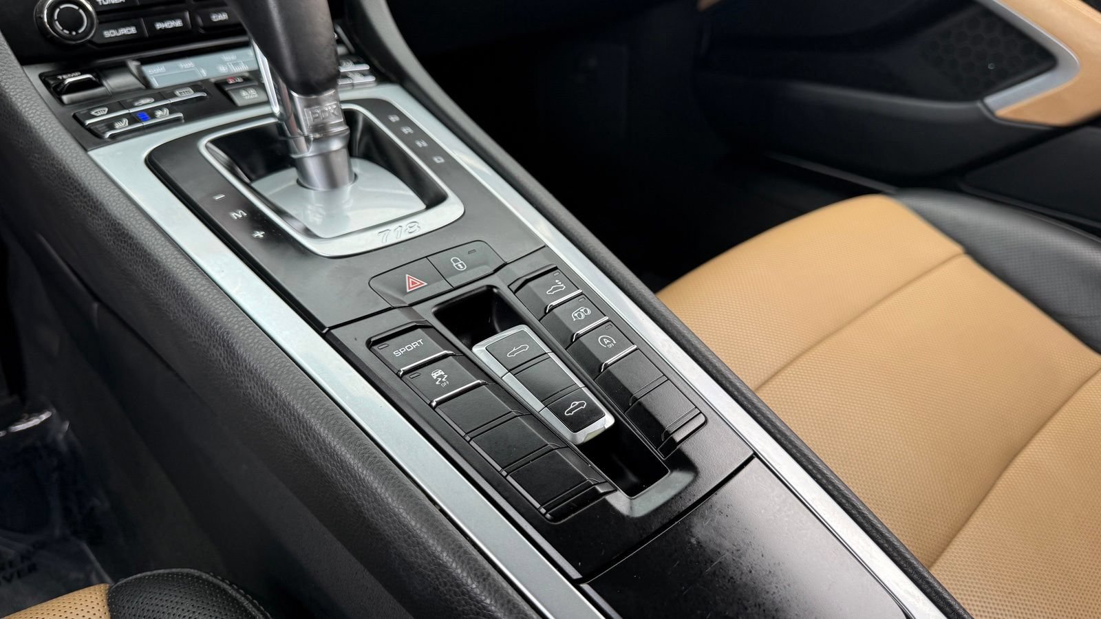 Used 2019 Porsche 718 Boxster RWD image 35