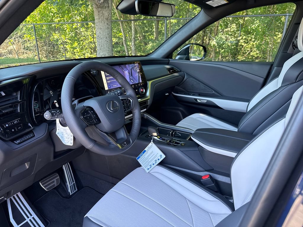 New 2026 Lexus TX 500h AWD w/ Technology Package image 13