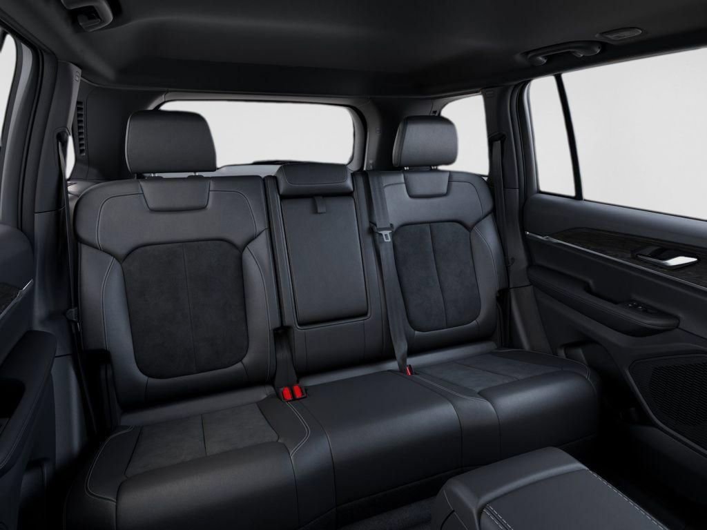 New 2026 Jeep Grand Cherokee Altitude AWD/4WD image 15
