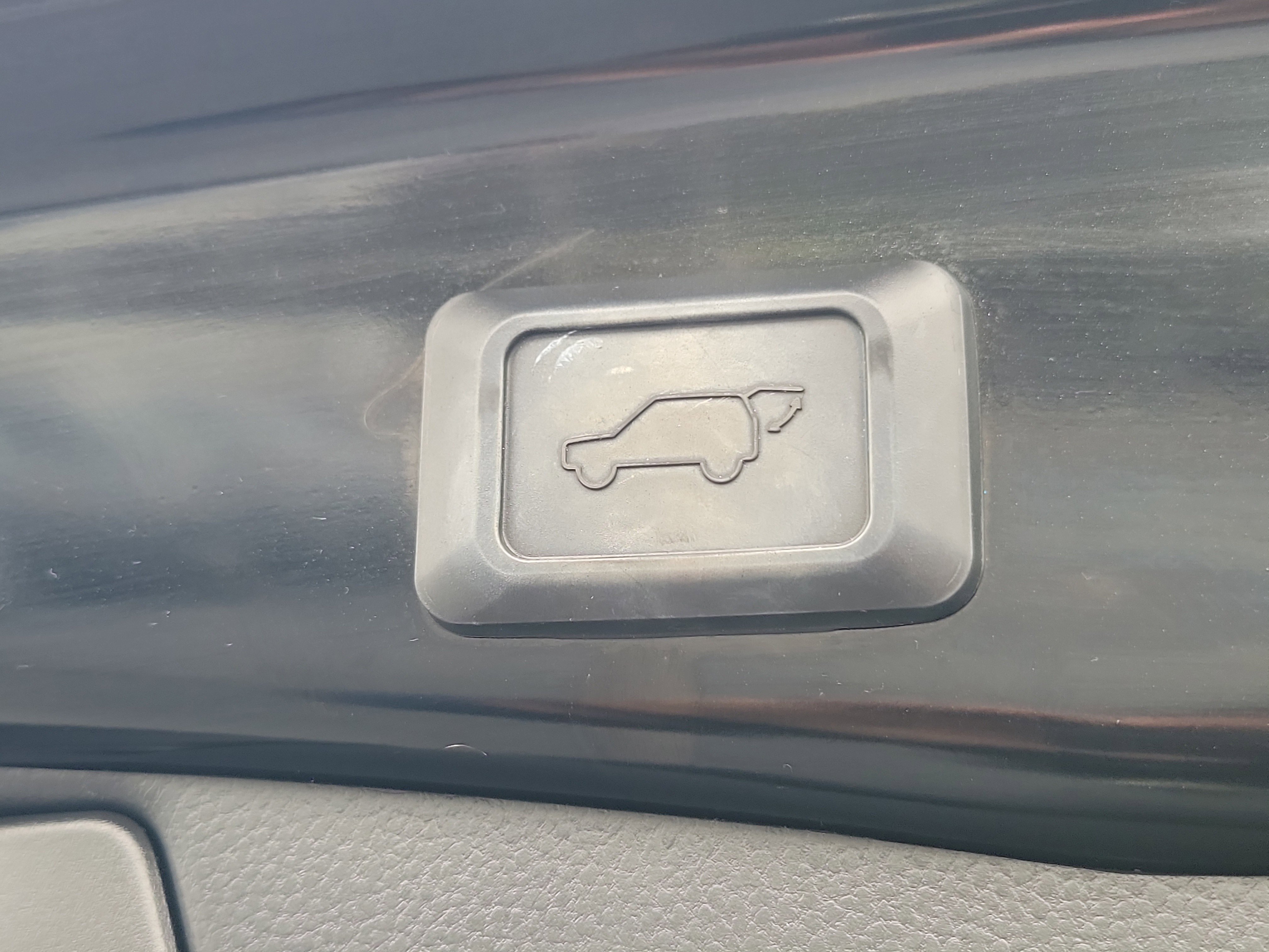 Certified 2019 Toyota RAV4 XLE Premium AWD/4WD image 11