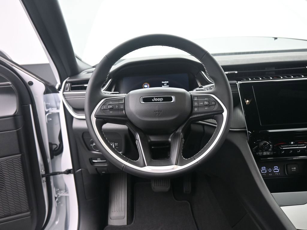 New 2025 Jeep Grand Cherokee Laredo X image 27