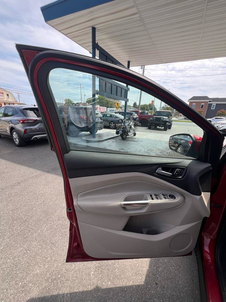 Used 2019 Ford Escape Titanium AWD/4WD image 18