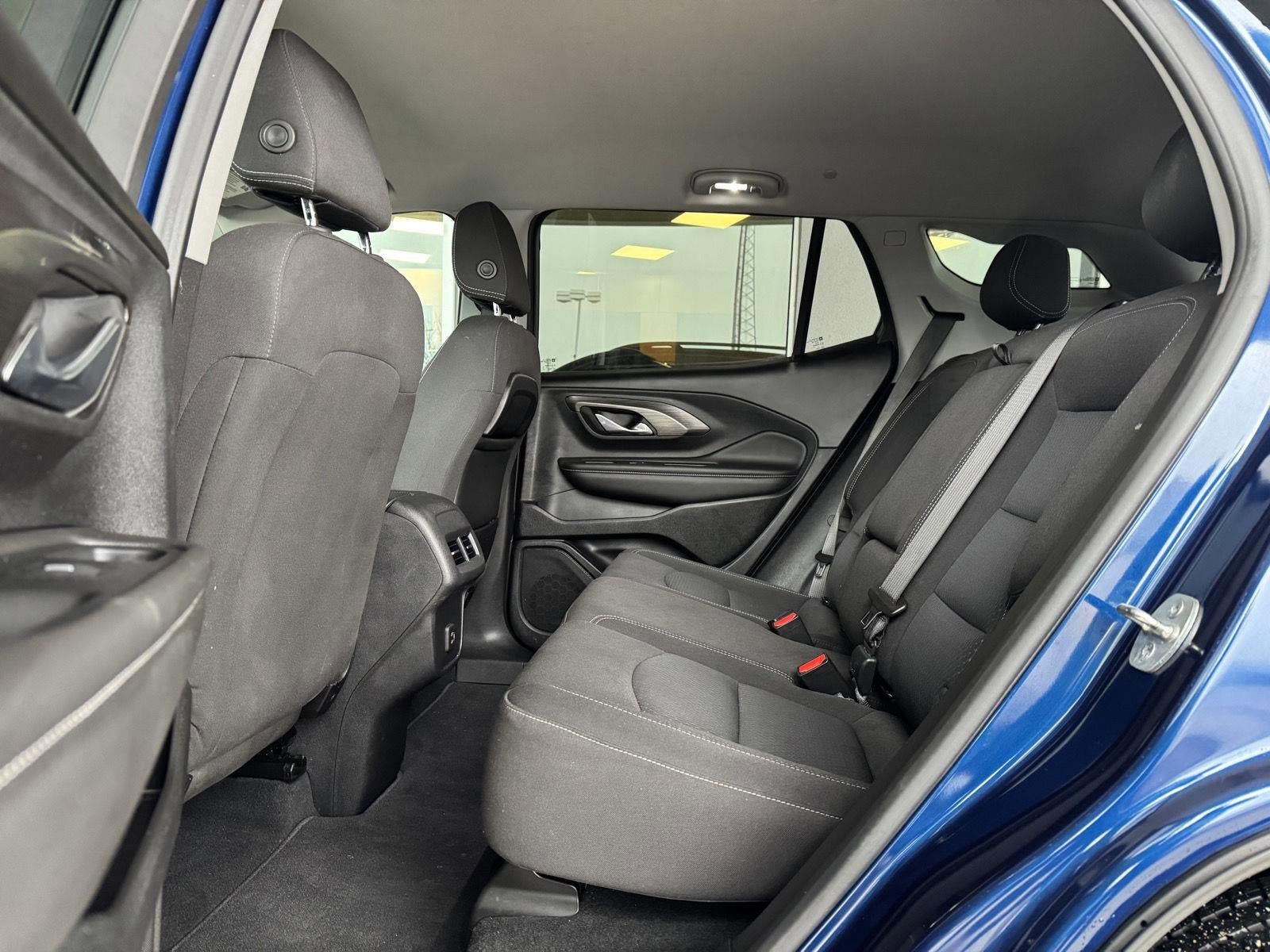 Used 2023 GMC Terrain SLE w/ Driver Convenience Package image 10