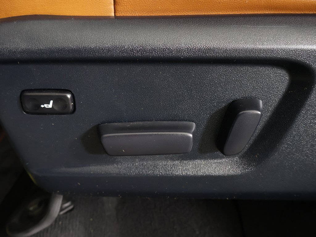 Used 2015 Toyota Tundra 1794 Edition image 35