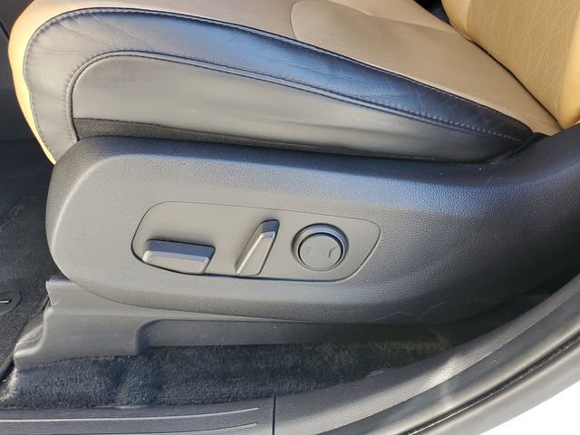 Used 2022 Kia Carnival EX image 16