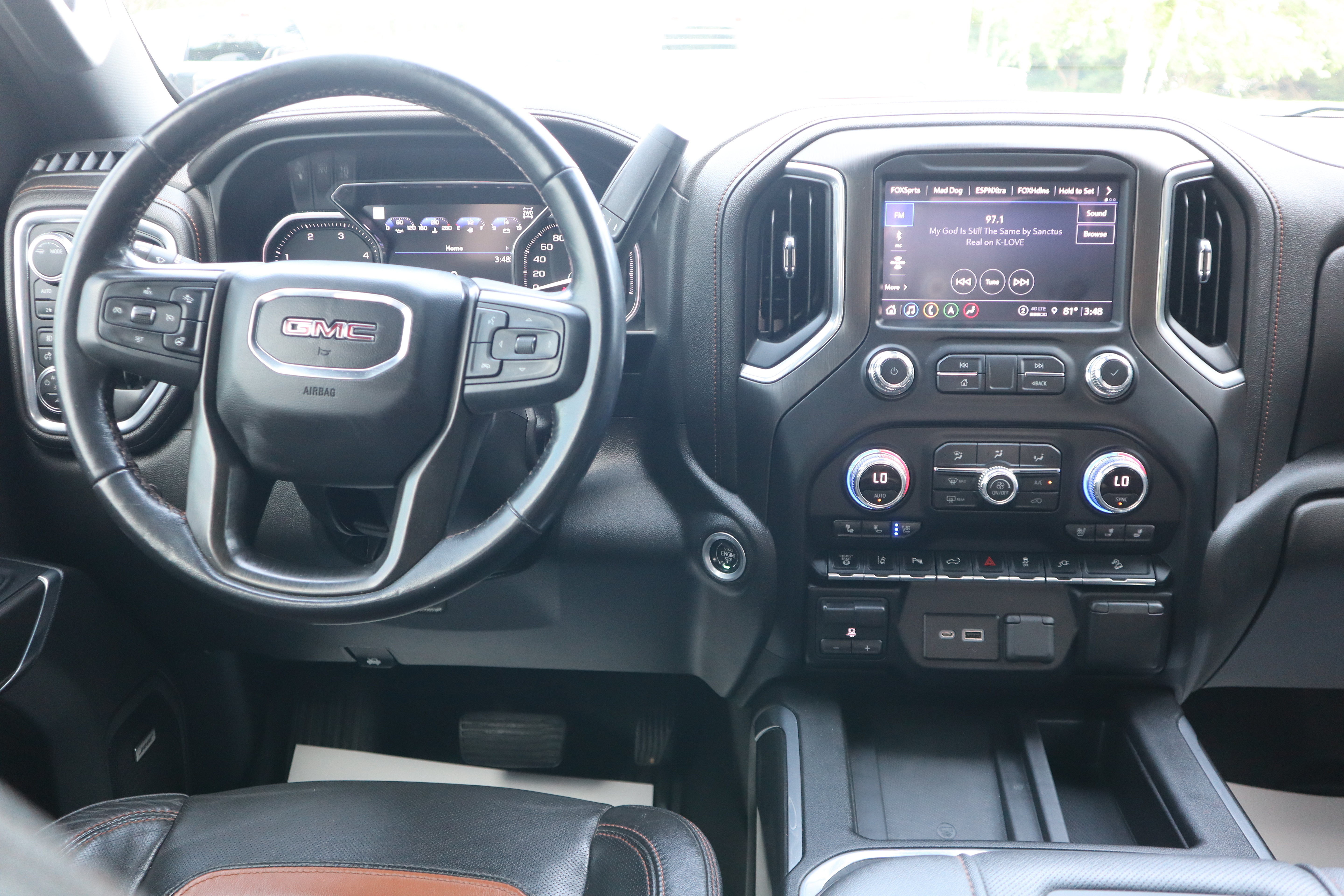 Used 2022 GMC Sierra 2500 AT4 w/ AT4 Premium Plus Package AWD/4WD image 14