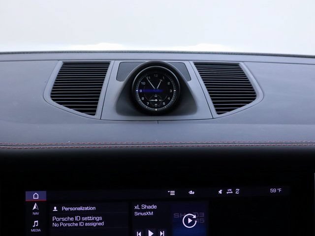 Certified 2024 Porsche Macan AWD/4WD image 32