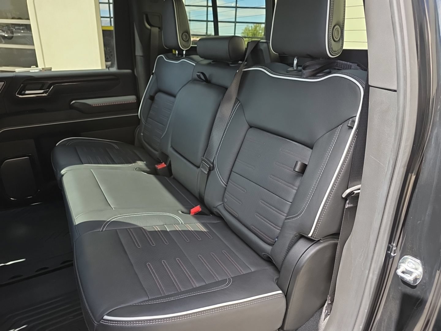 Used 2025 GMC Sierra 2500 AT4X w/ AT4X AEV Edition AWD/4WD image 16