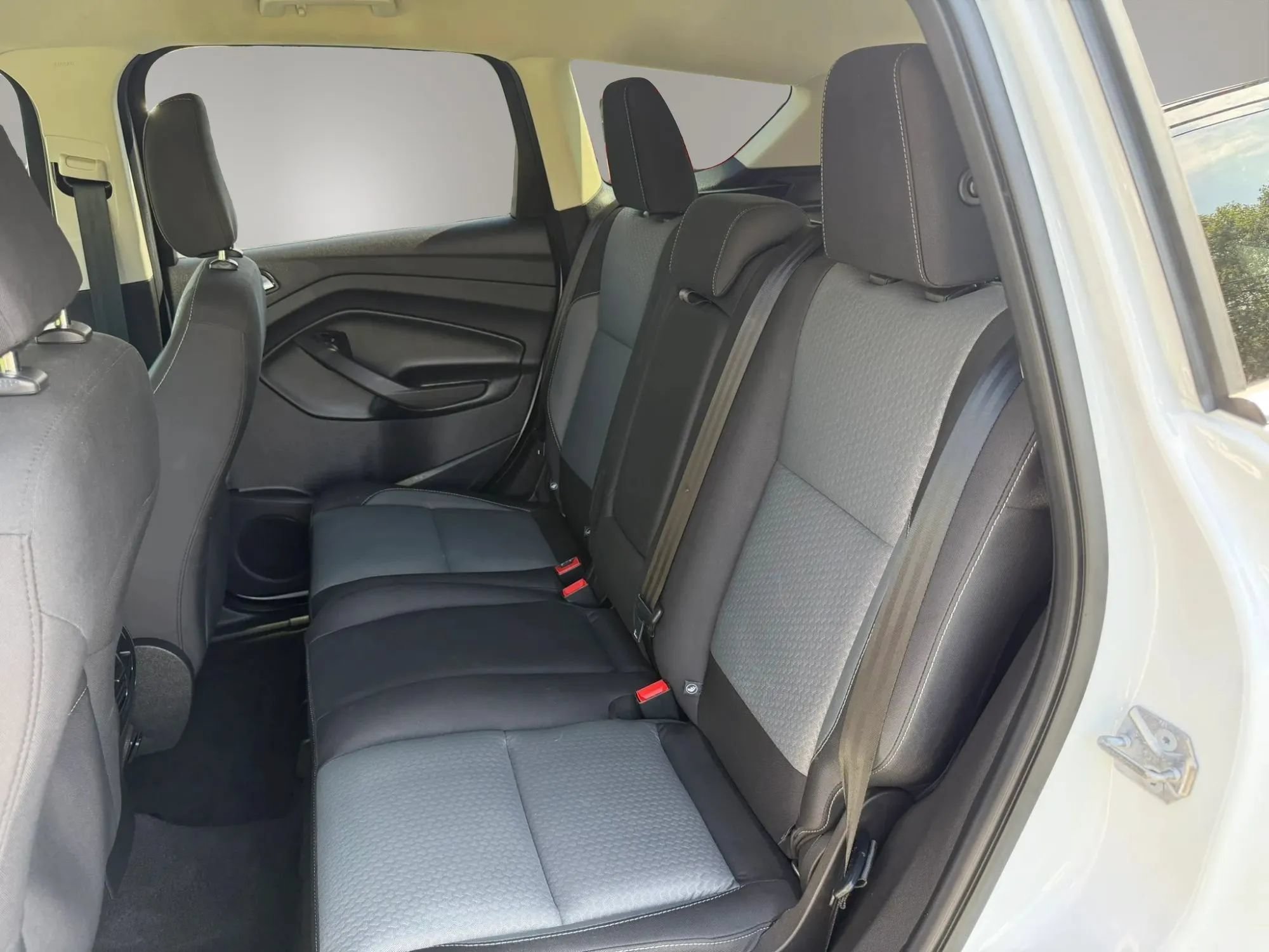 Used 2018 Ford Escape SE AWD/4WD image 3