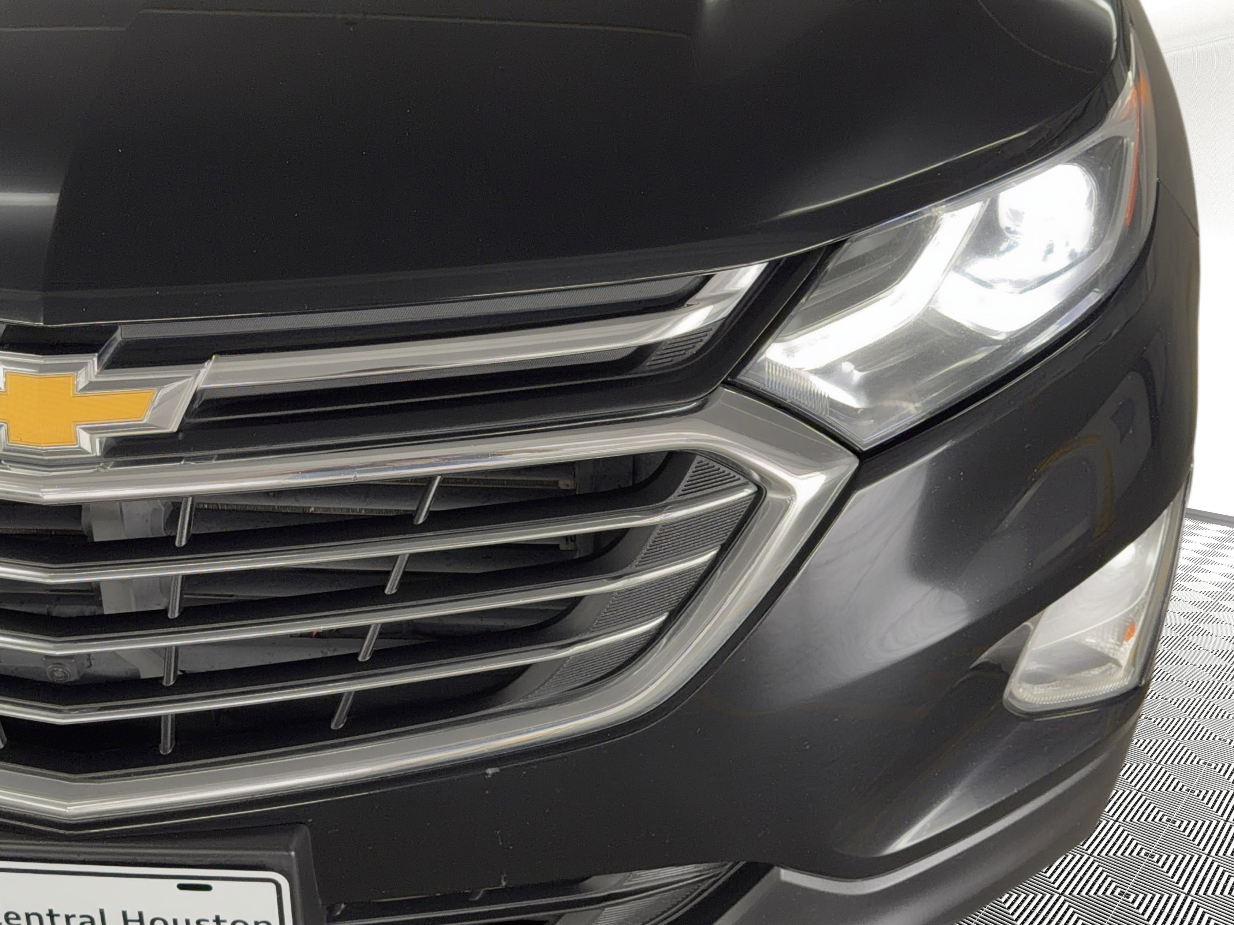 Used 2018 Chevrolet Equinox Premier FWD image 11