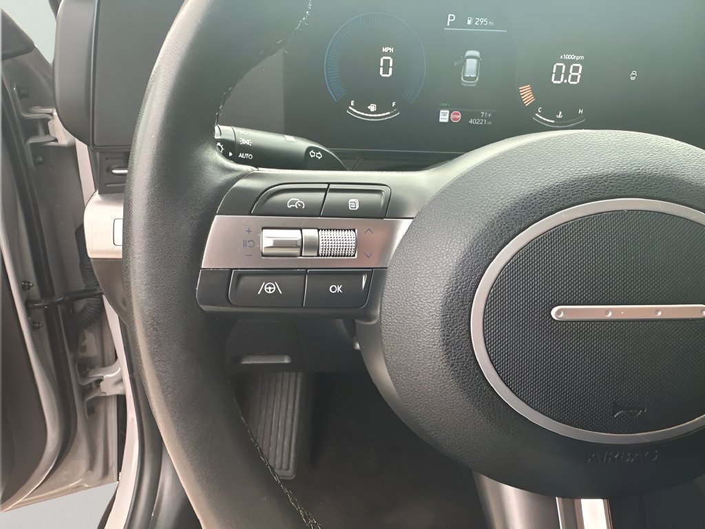 Used 2025 Hyundai Kona SEL AWD/4WD image 15