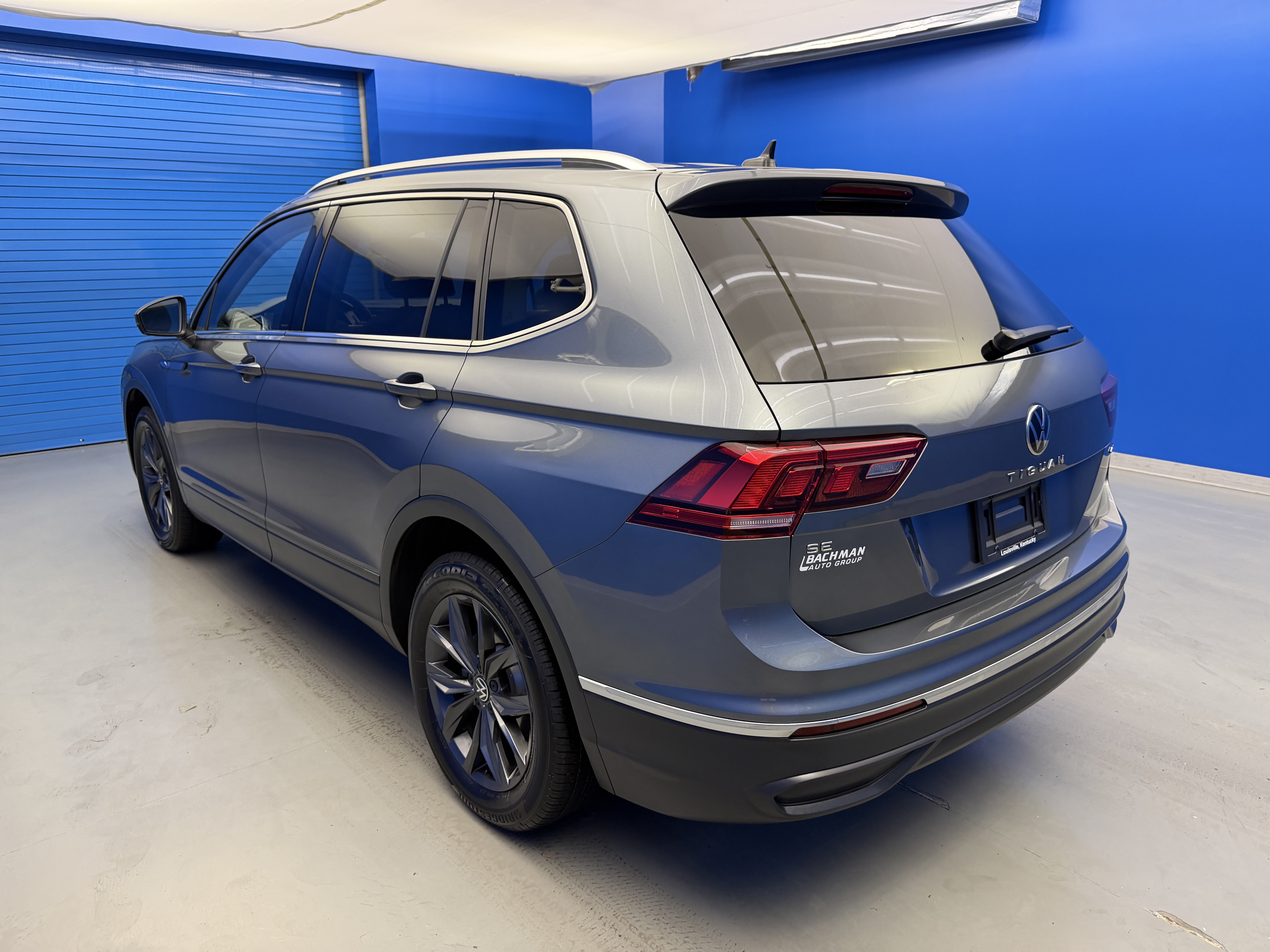 Used 2024 Volkswagen Tiguan SE AWD/4WD image 5