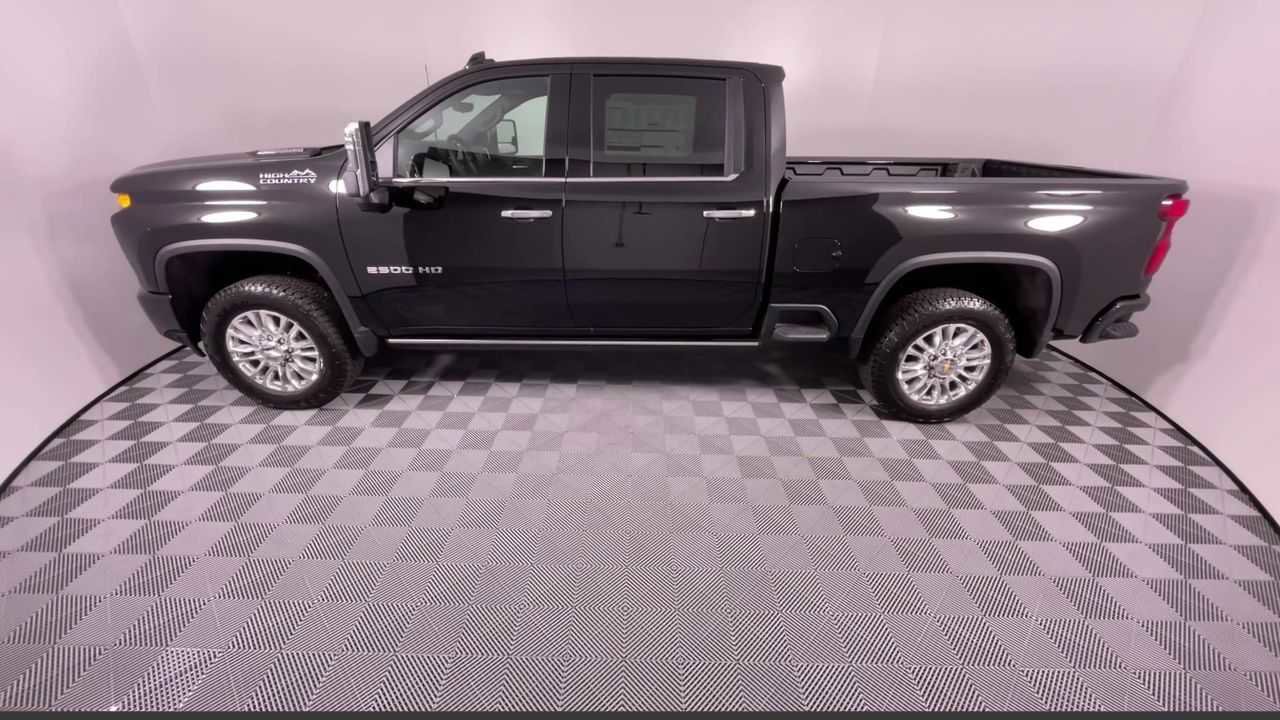 Used 2022 Chevrolet Silverado 2500 High Country w/ Z71 Off-Road Package image 5