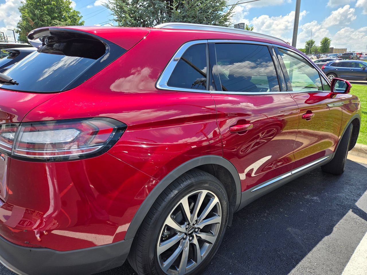 Used 2019 Lincoln Nautilus Select AWD/4WD image 6