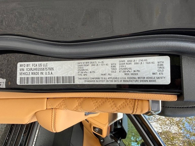 New 2025 Jeep Grand Cherokee Summit image 40