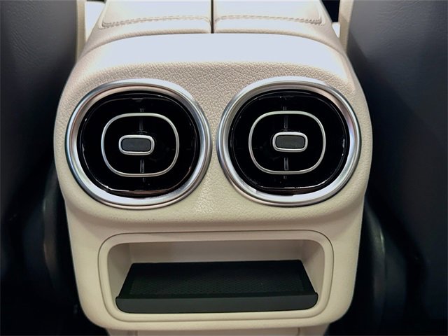 Used 2025 Mercedes-Benz GLC 300 4MATIC image 27