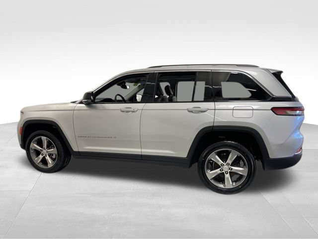 Used 2022 Jeep Grand Cherokee Limited AWD/4WD image 3