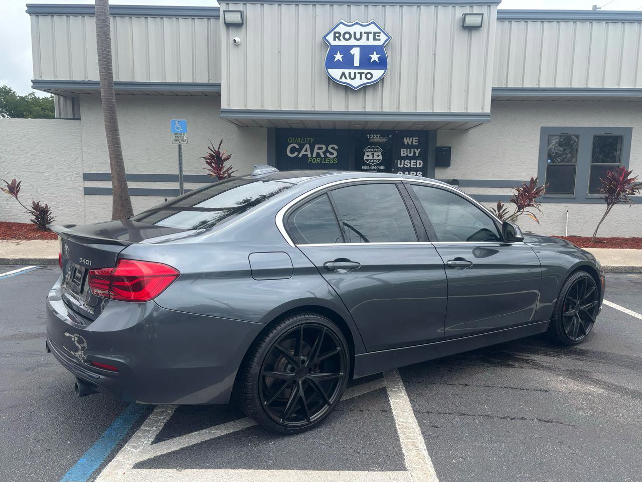 Used 2016 BMW 340i Sedan w/ Technology Package image 5