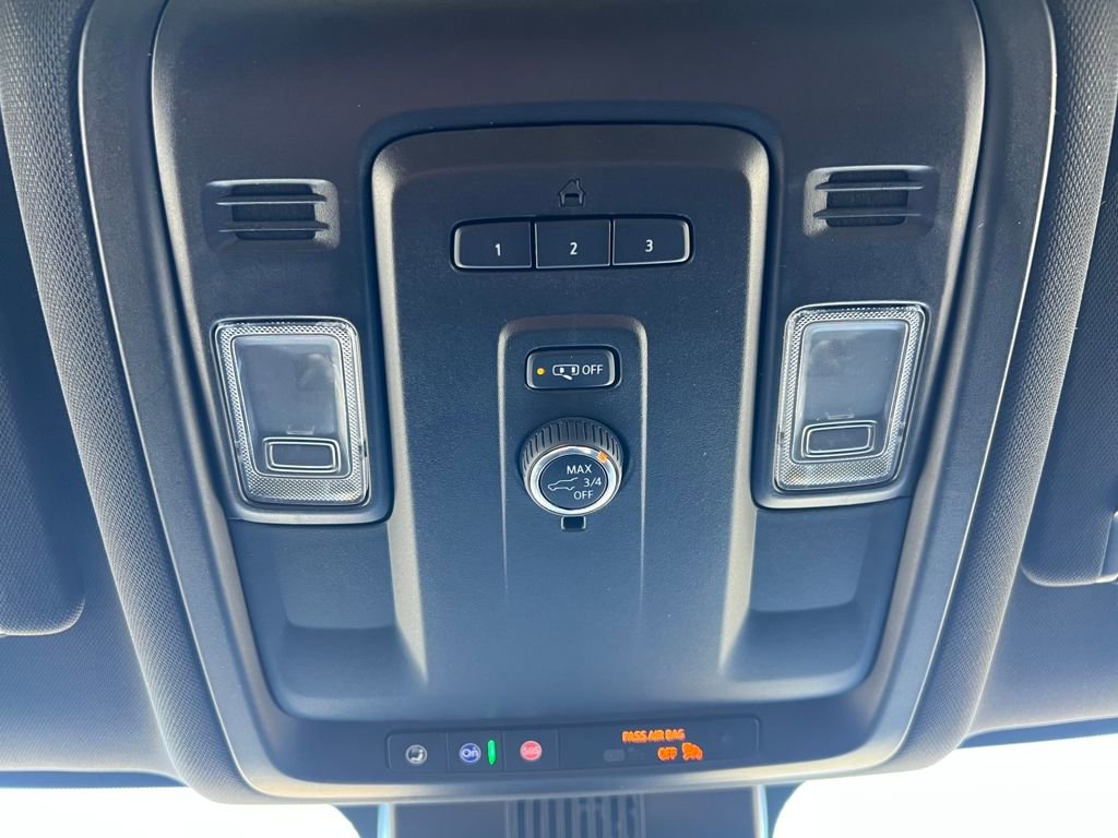 Used 2024 Chevrolet Suburban LT image 36