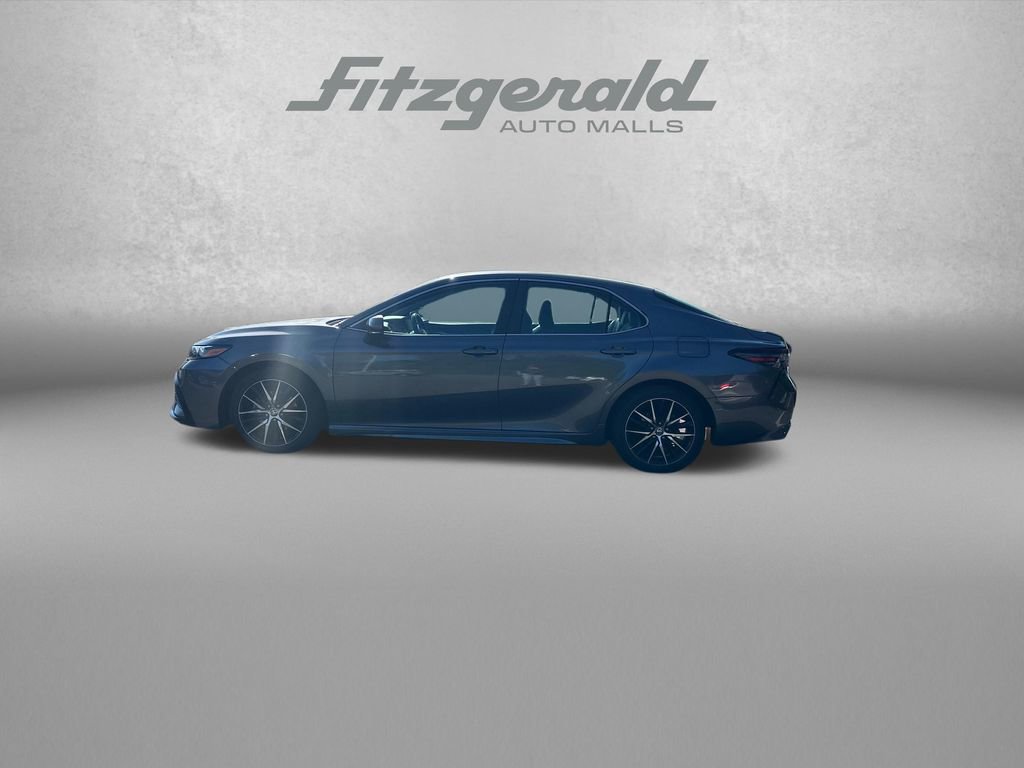 Used 2022 Toyota Camry SE FWD image 4