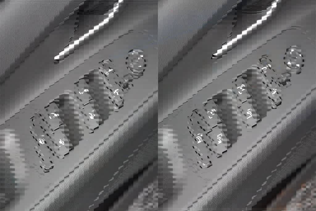 Used 2023 Hyundai Elantra Blue w/ Cargo Package image 22