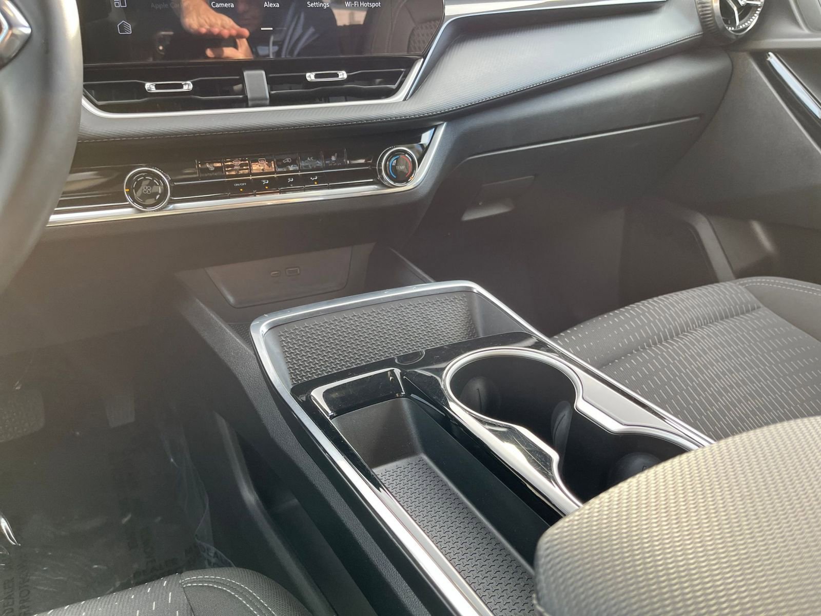 Used 2025 Chevrolet Equinox LT image 41