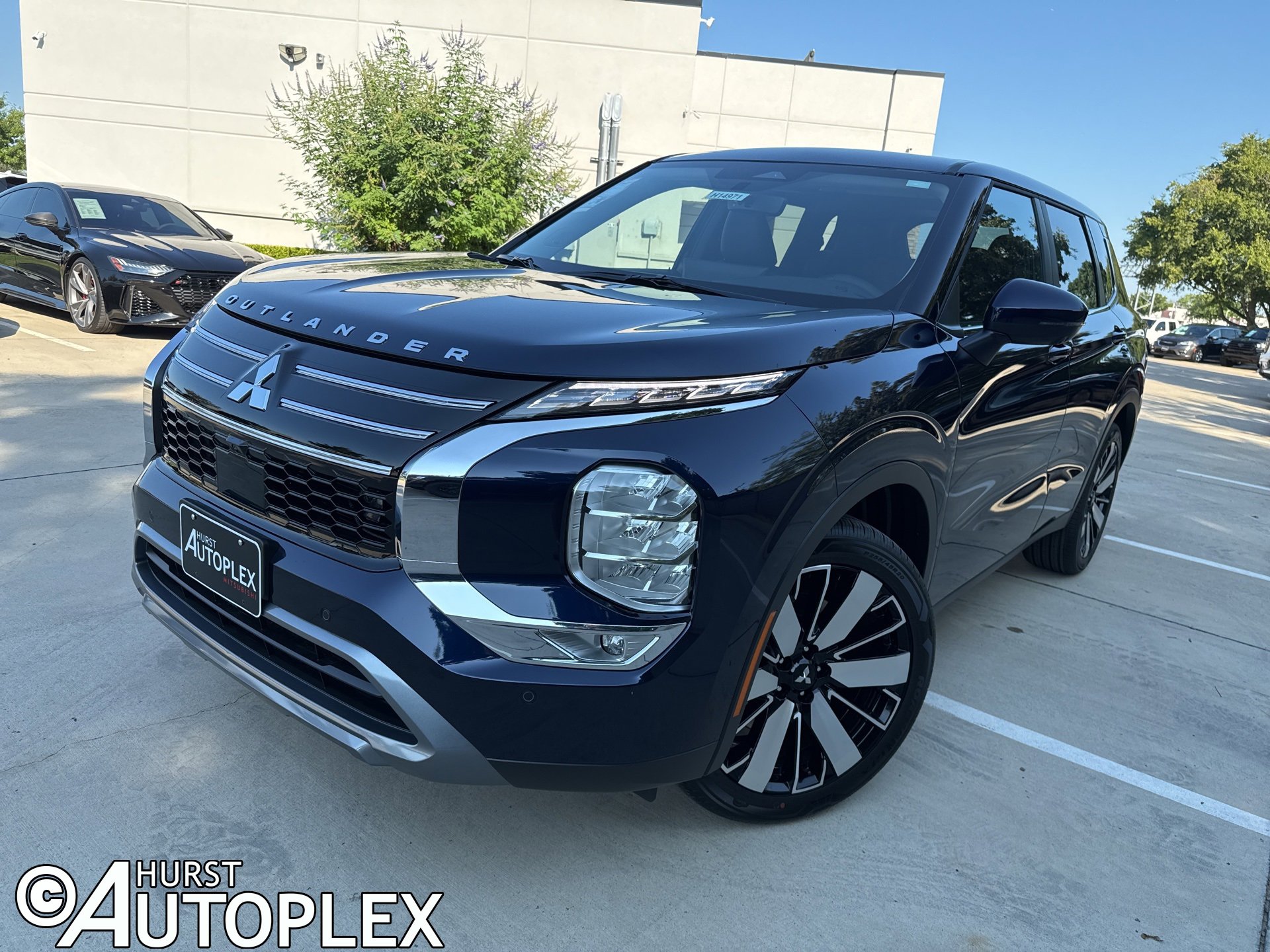 New 2025 Mitsubishi Outlander SE