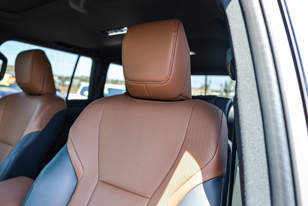 Used 2024 Lexus GX 550 w/ Accessory Package (2T) AWD/4WD image 20