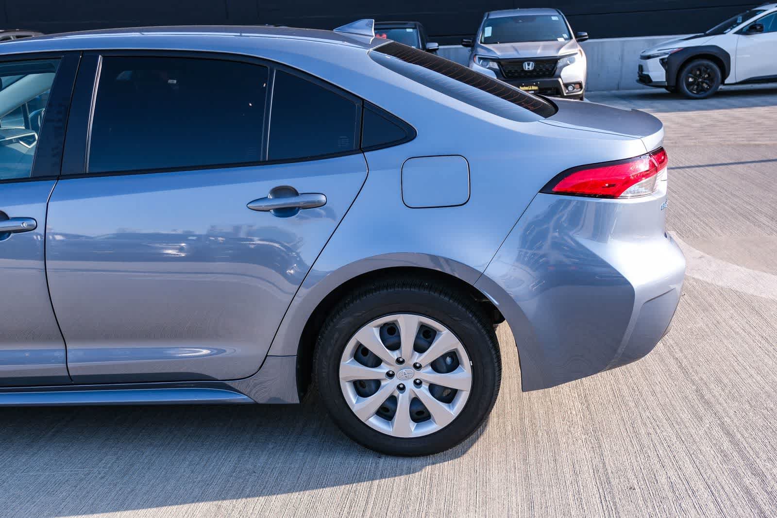 Used 2025 Toyota Corolla LE FWD image 8