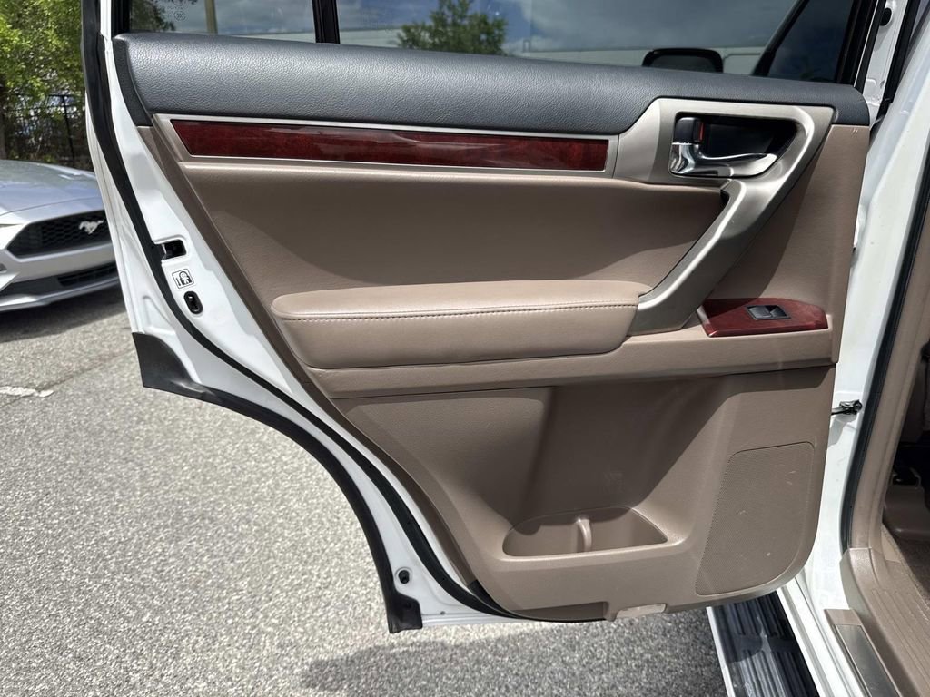 Used 2015 Lexus GX 460 w/ Premium Package image 14