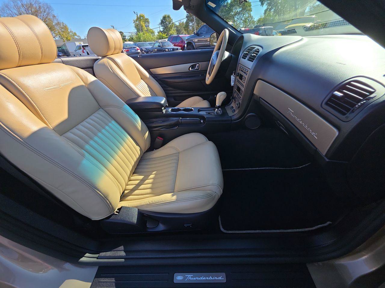 Used 2005 Ford Thunderbird RWD image 8