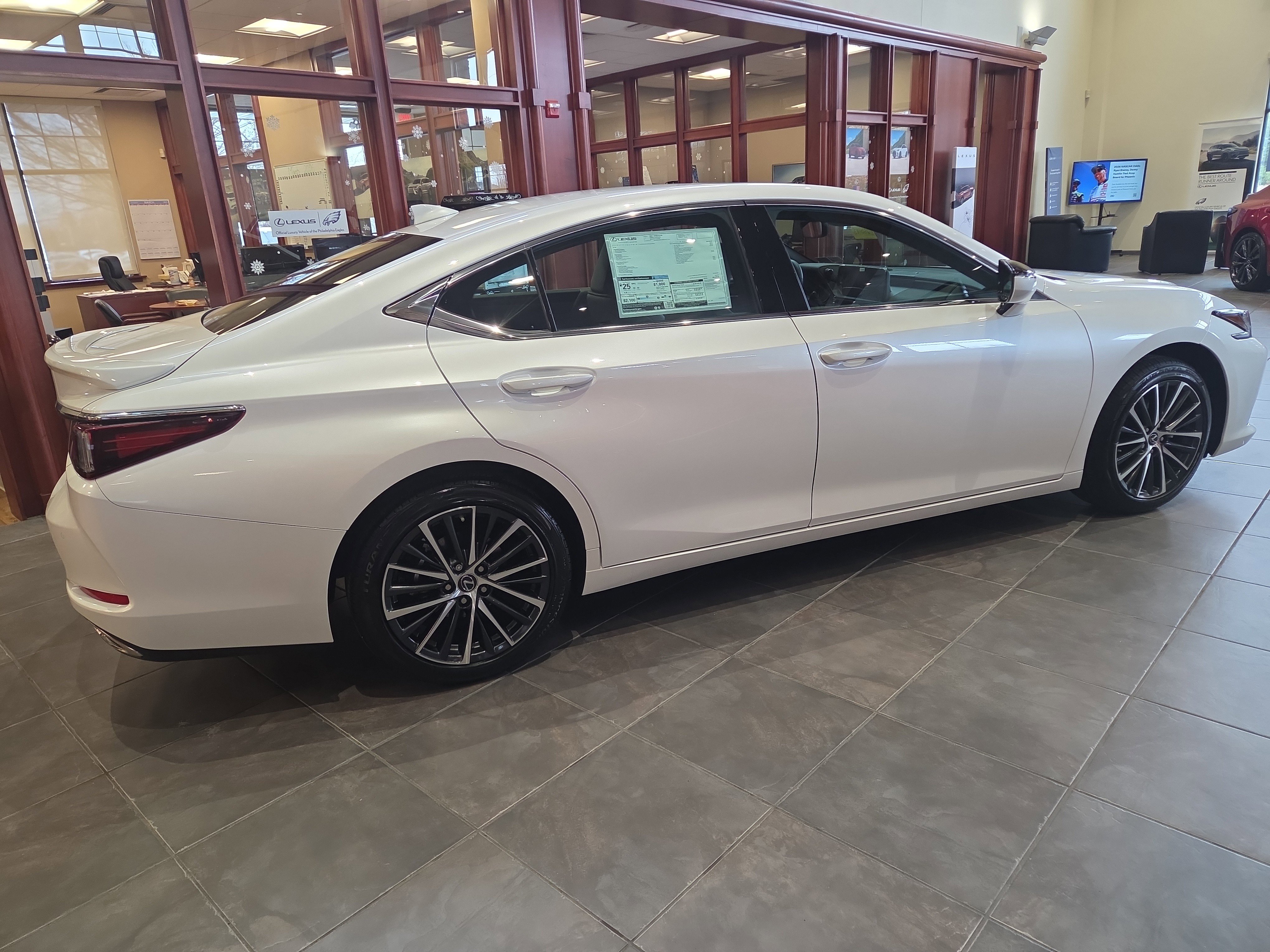 New 2025 Lexus ES 350 w/ Premium Package image 2