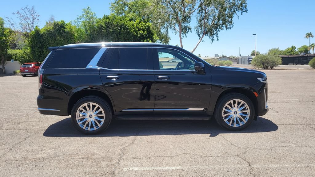 Used 2021 Cadillac Escalade Premium Luxury AWD/4WD image 11