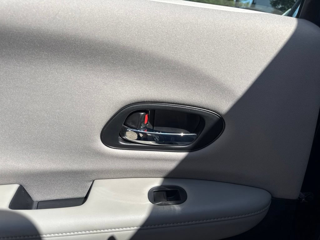 Used 2016 Honda HR-V LX image 19